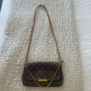 Louis Vuitton Monogram Canvas Favorite MM shoulder  bag.